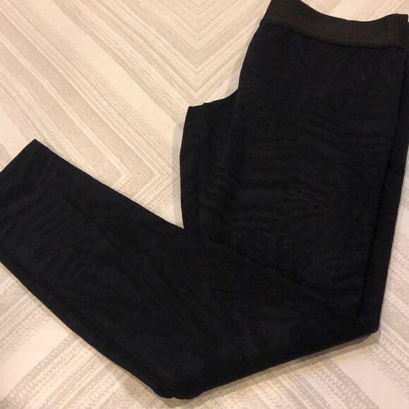 Koral Black Textured Crop Leggings Elastic Waist - Picture 1 of 7